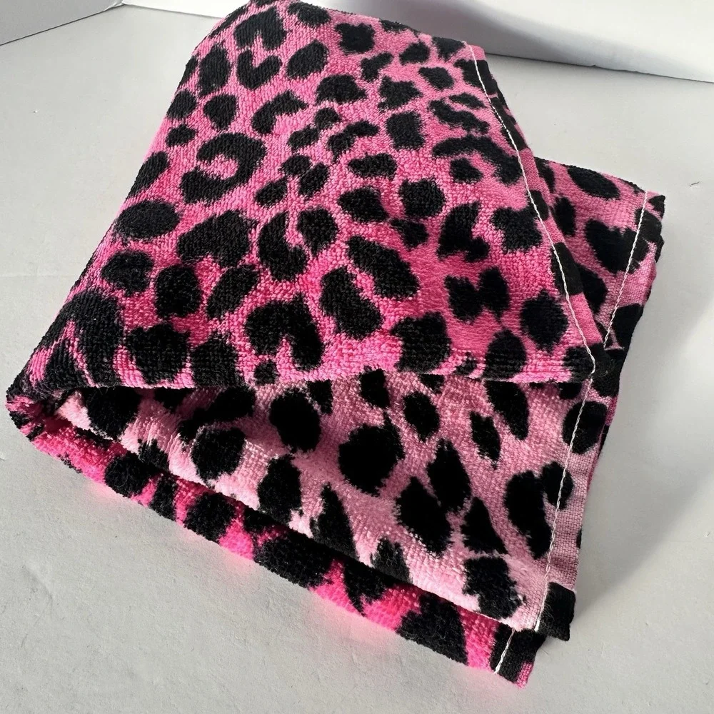 Betsey Johnson Pink‎ Leopard Gradient Hand Towel 16x26 Cotton Bathroom NWT